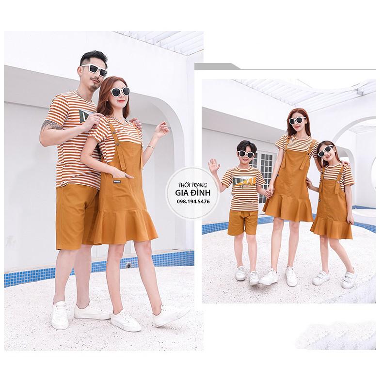 Set đồ gia đình váy yếm nâu áo kẻ LOVE
