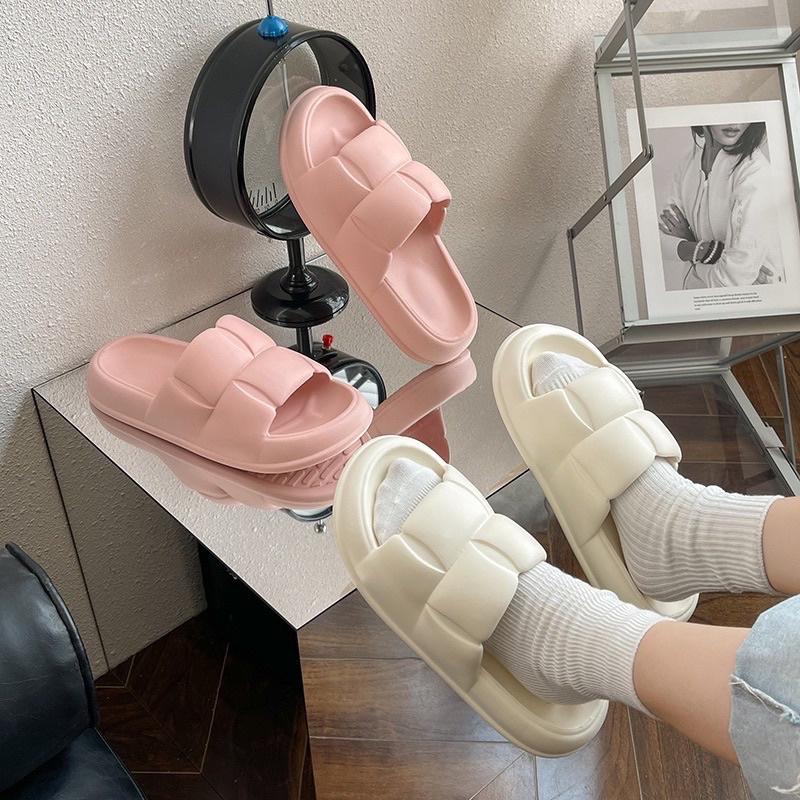 Dép bánh mì nữ quai ngang ô vuông cao 3cm siêu nhẹ mang trong nhà mang đi chơi - DL160