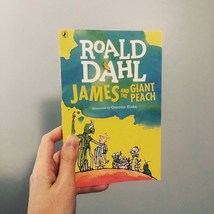 James and the Giant Peach (Roald Dahl, Illustrated by Quentin Blake)