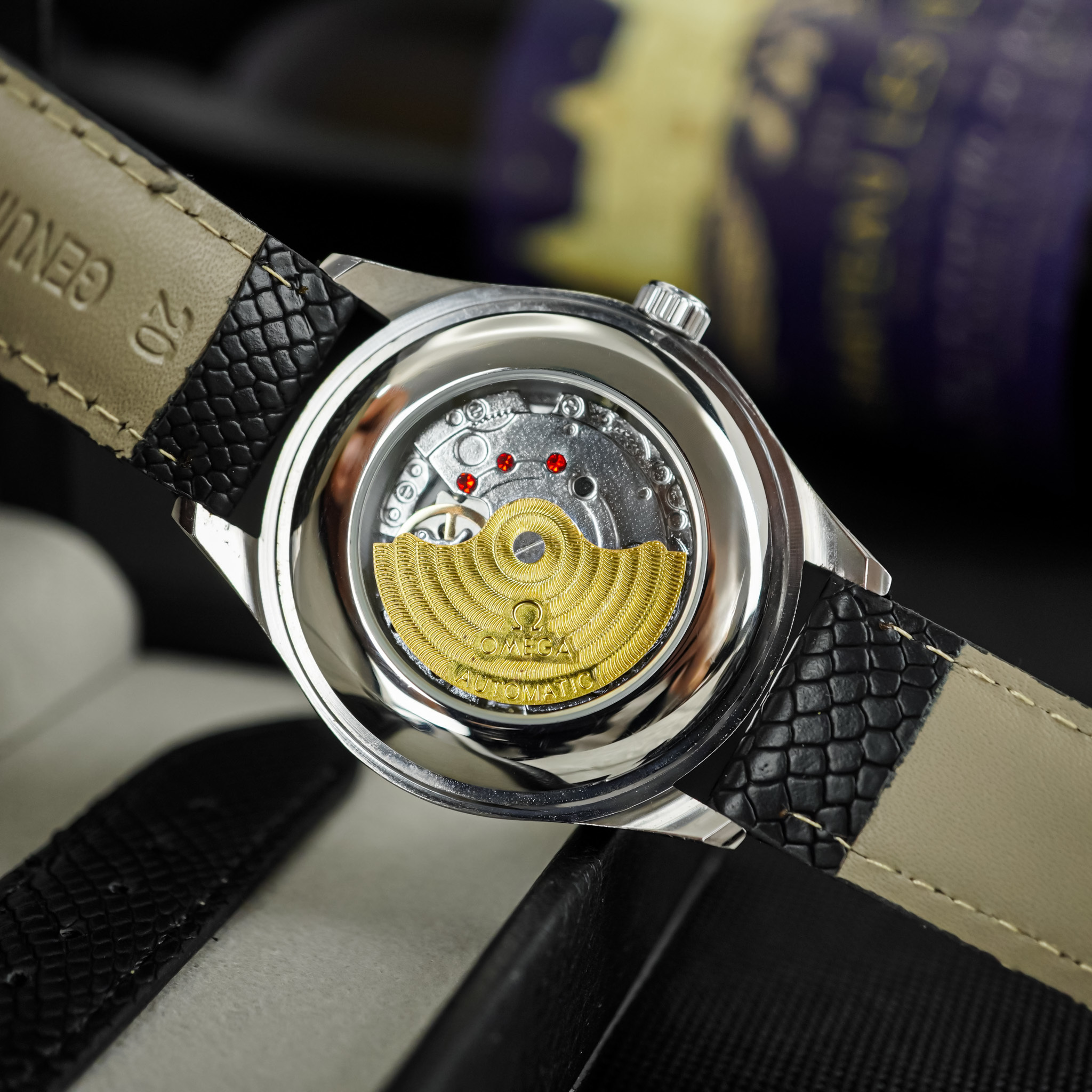 Đồng hồ đeo tay Omega B713 Máy Pin Hàng chính hãng