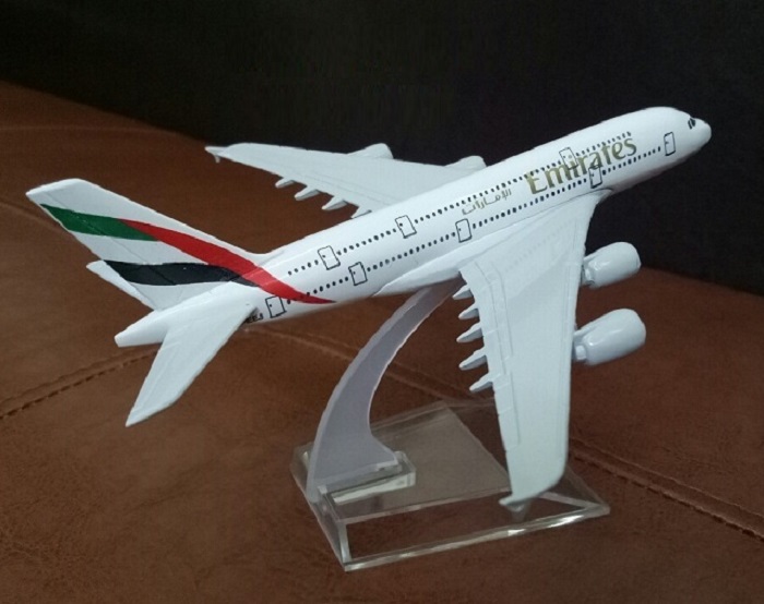 Mô hình máy bay tĩnh A380 Emirates 16cm