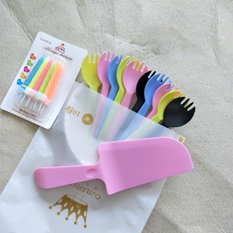 Phụ kiện bánh sinh nhật bánh kem - Combo 10 đĩa Giấy + 10 dĩa + 10 Dao + 1 vỉ 10 cây nến, Bộ Dao dĩa nến J7ST2000016