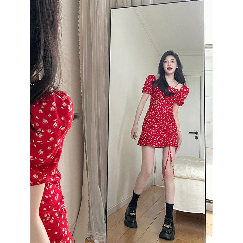 DONGSHOP Ngọt ngào cay gió Pháp cổ vuông một chữ vai đỏ hoa bong bóng tay áo đầm mùa hè nhỏ bé mông váy ngắn