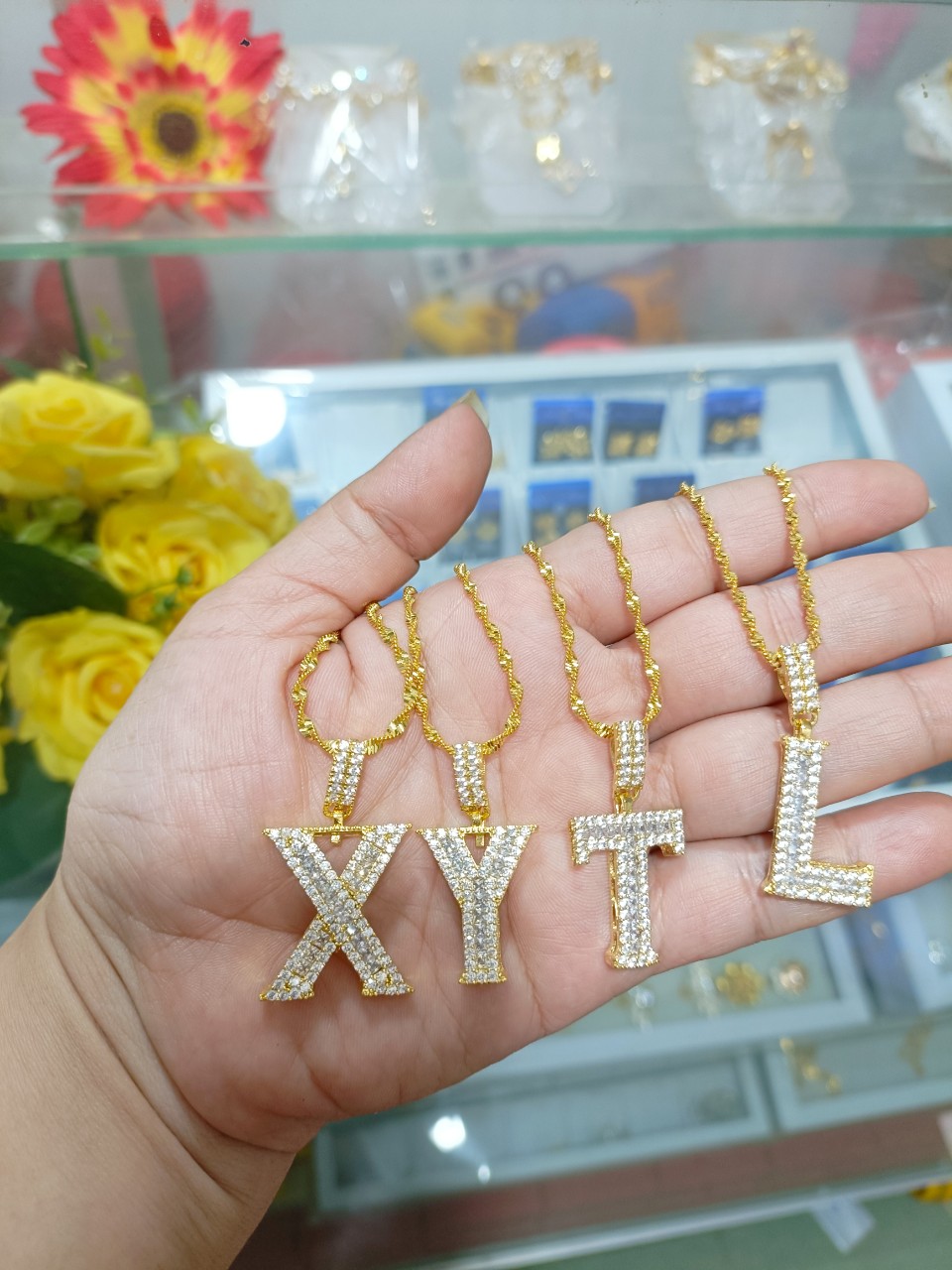 Dây chyền mặt chữ cái theo tên mạ 18.k cực đẹp
