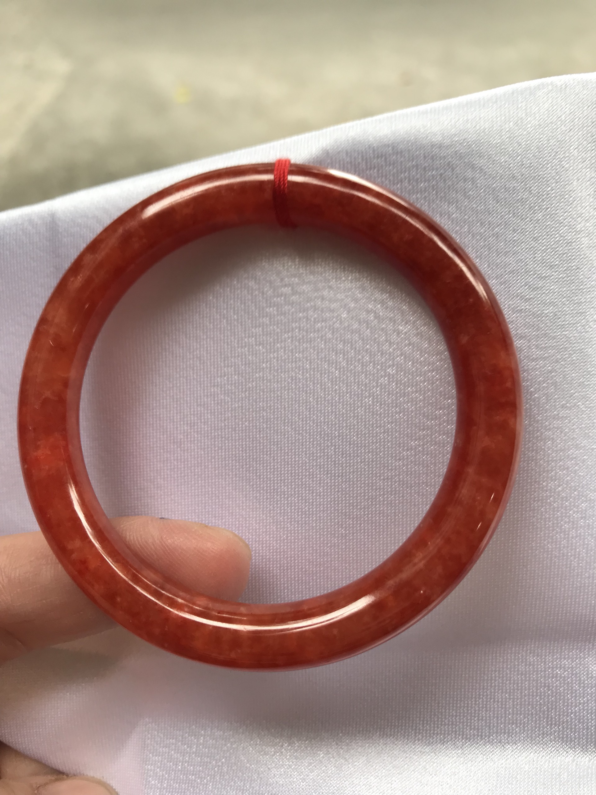 Vòng Cẩm Thạch Đỏ Đẹp A Ni 51mm x chột 8mm màu đỏ bông tươi sáng bóng đẹp nữ 50kg - 53kg đeo mệnh hỏa mệnh thổ đeo xuất sắc đẹp món quà tặng ý nghĩa ạ