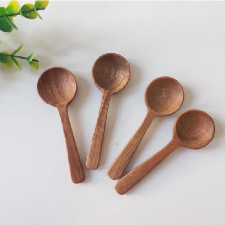 Thìa Gia Vị Miệng Tròn Gỗ Keo