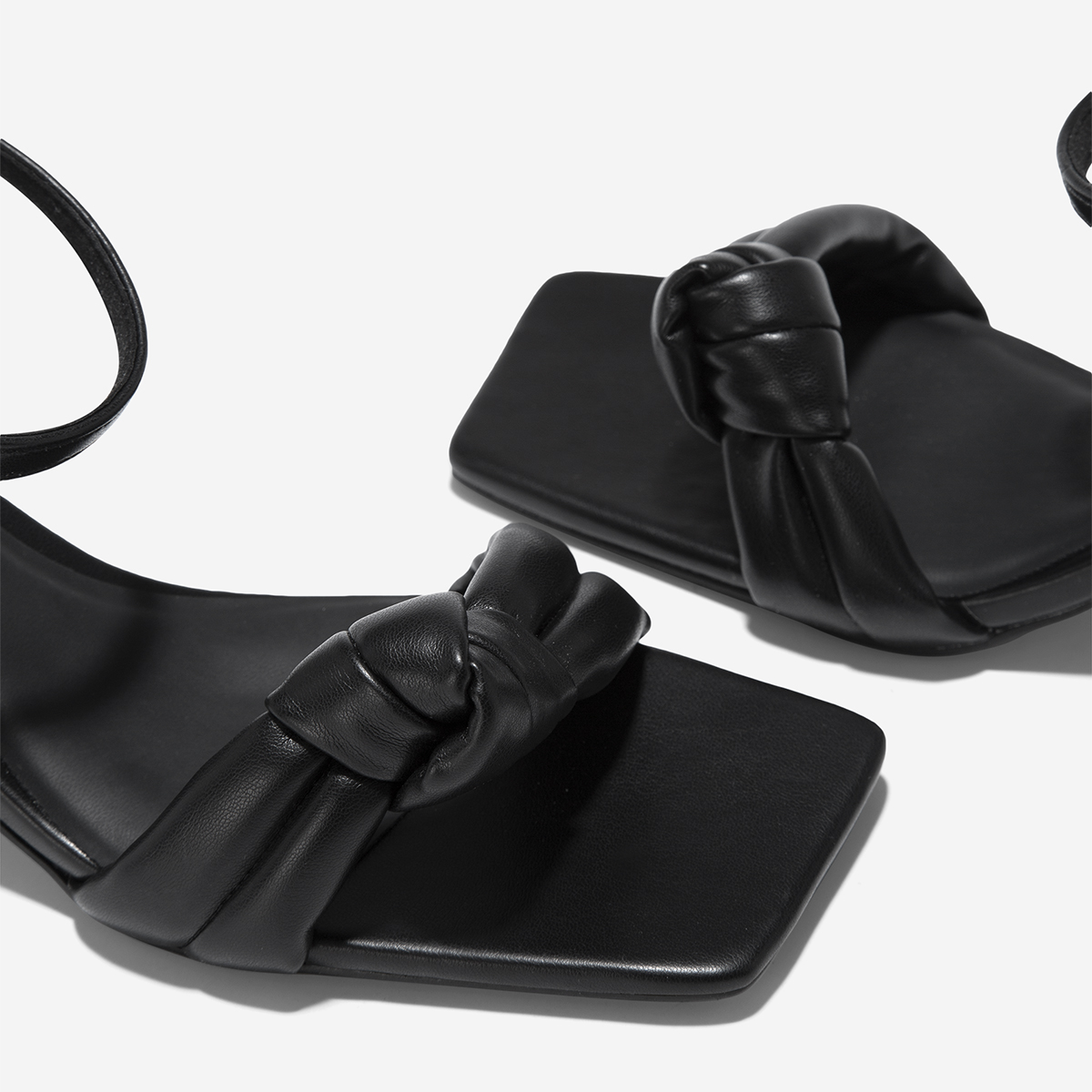 Giày sandals quai phồng thắt nút - SDN 0784
