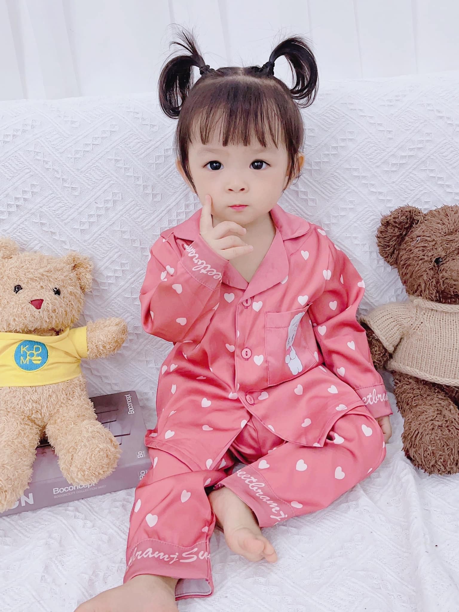 Bộ pijama tay dài chất lụa cho bé gái