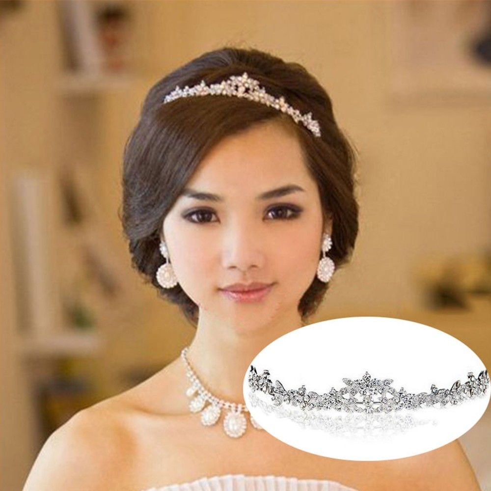 Vương Miện Mỹ Ký Thời Trang Phong Cách 95 Số 2, Trang Trí Họa Tiết Cánh Hoa Mềm Mại, Màu Trắng Tinh Khôi, Đính Đá Trang Sức Nghệ Thuật, Chất Liệu Khung hợp kim Không Gỉ, Phủ Nhũ Bạc Sang Trọng, Dùng Ghim Cài Giữ Chắc Chắn Trên Tóc Khi Sử Dụng, Dễ Phối Tra