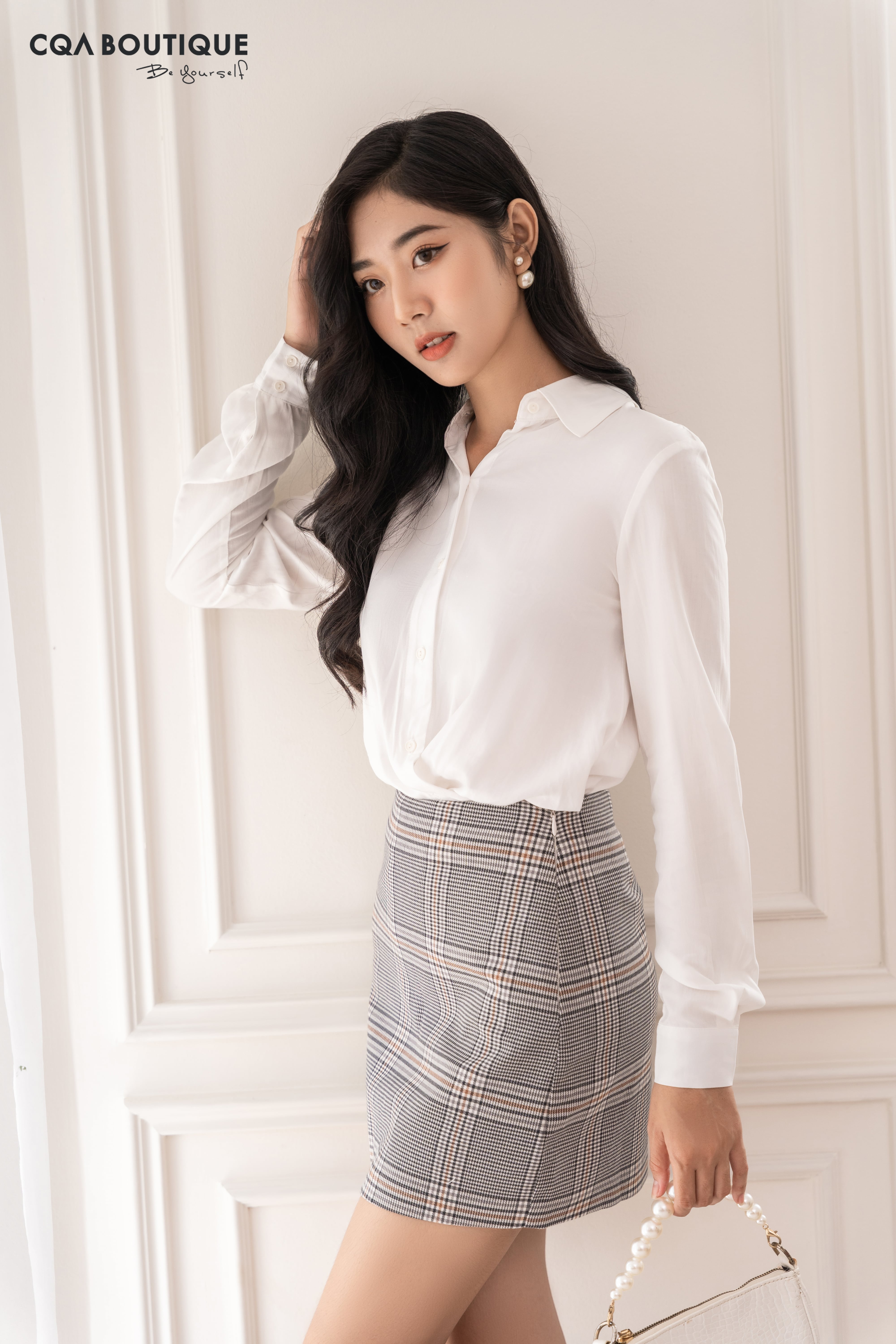 Áo sơ mi trắng lụa vạt chéo