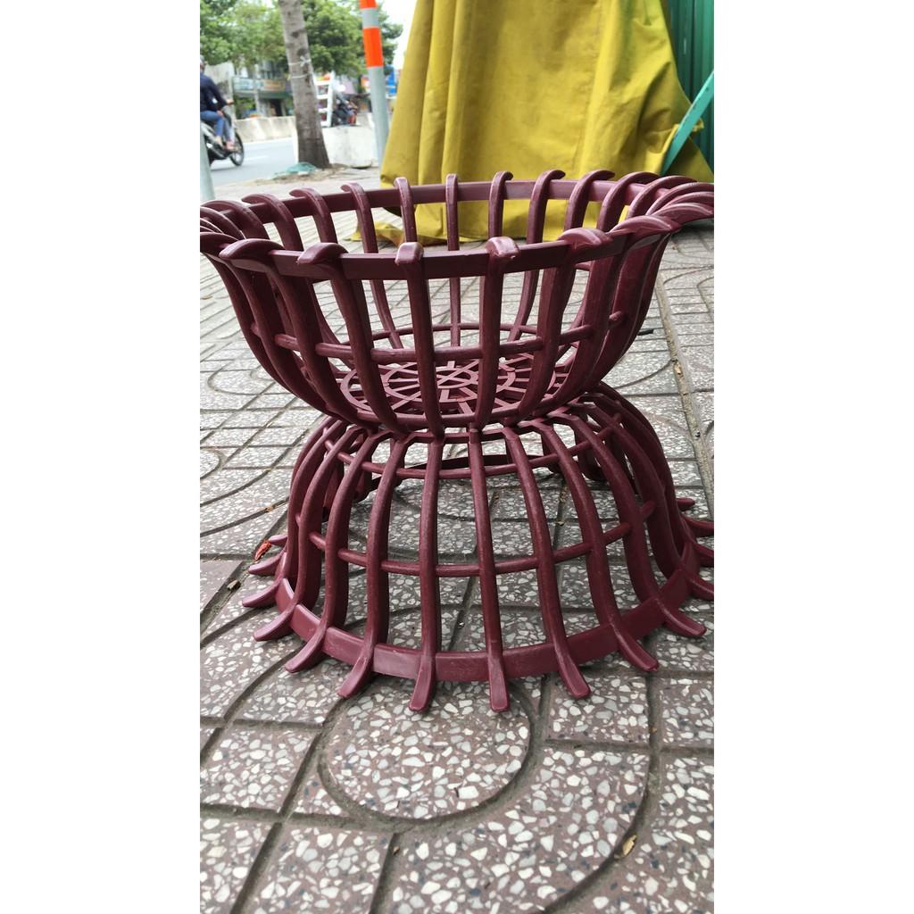 Bộ 02 chậu giả gỗ hỏi 40 cm và 02 Móc dài 1 mét lọt lòng 33 cm cao 15 cm Màu nâu