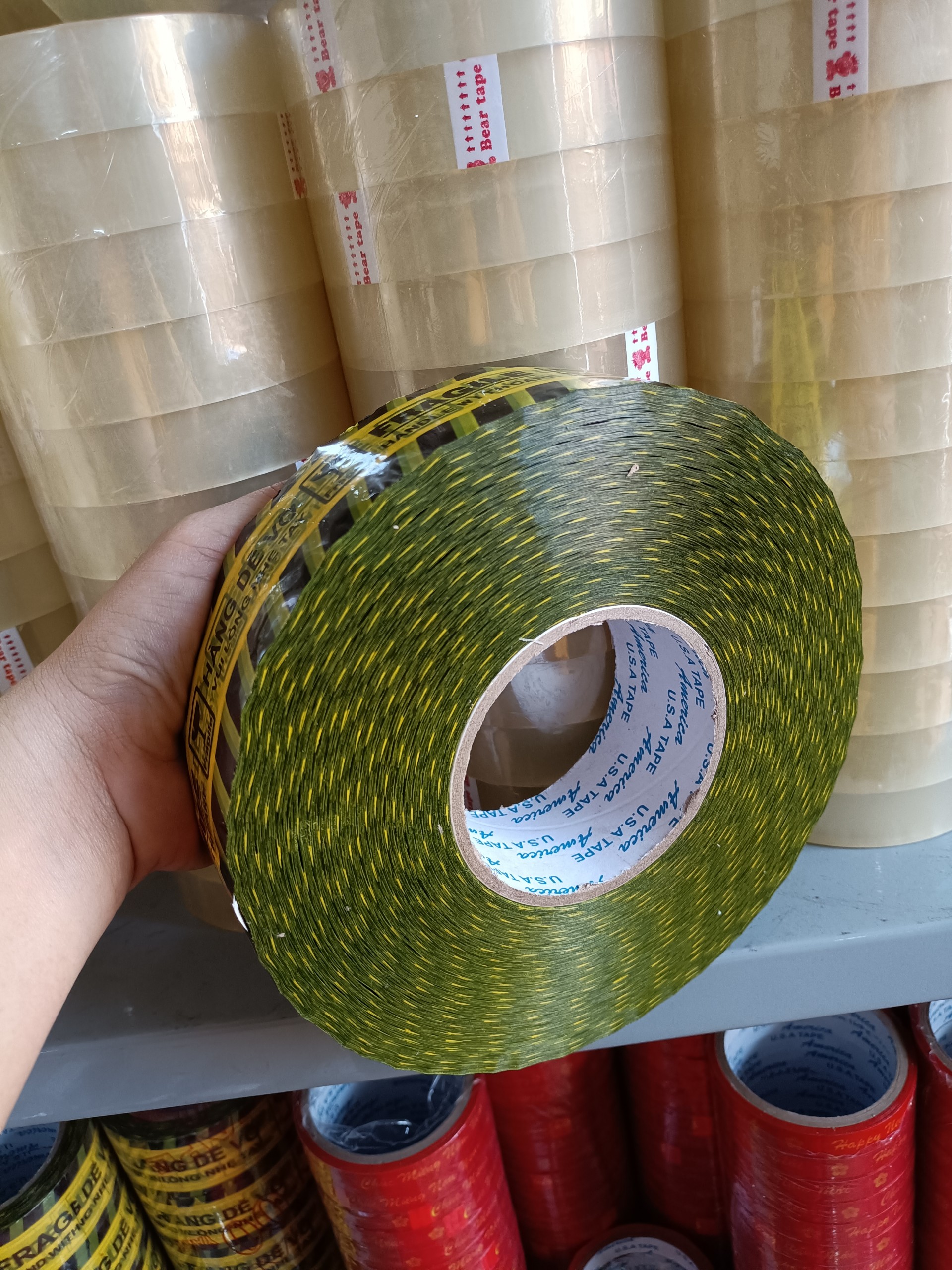 1 cuộn băng keo in chữ hàng dễ vỡ, cuộn to loại 1kg/cuộn (4F8)