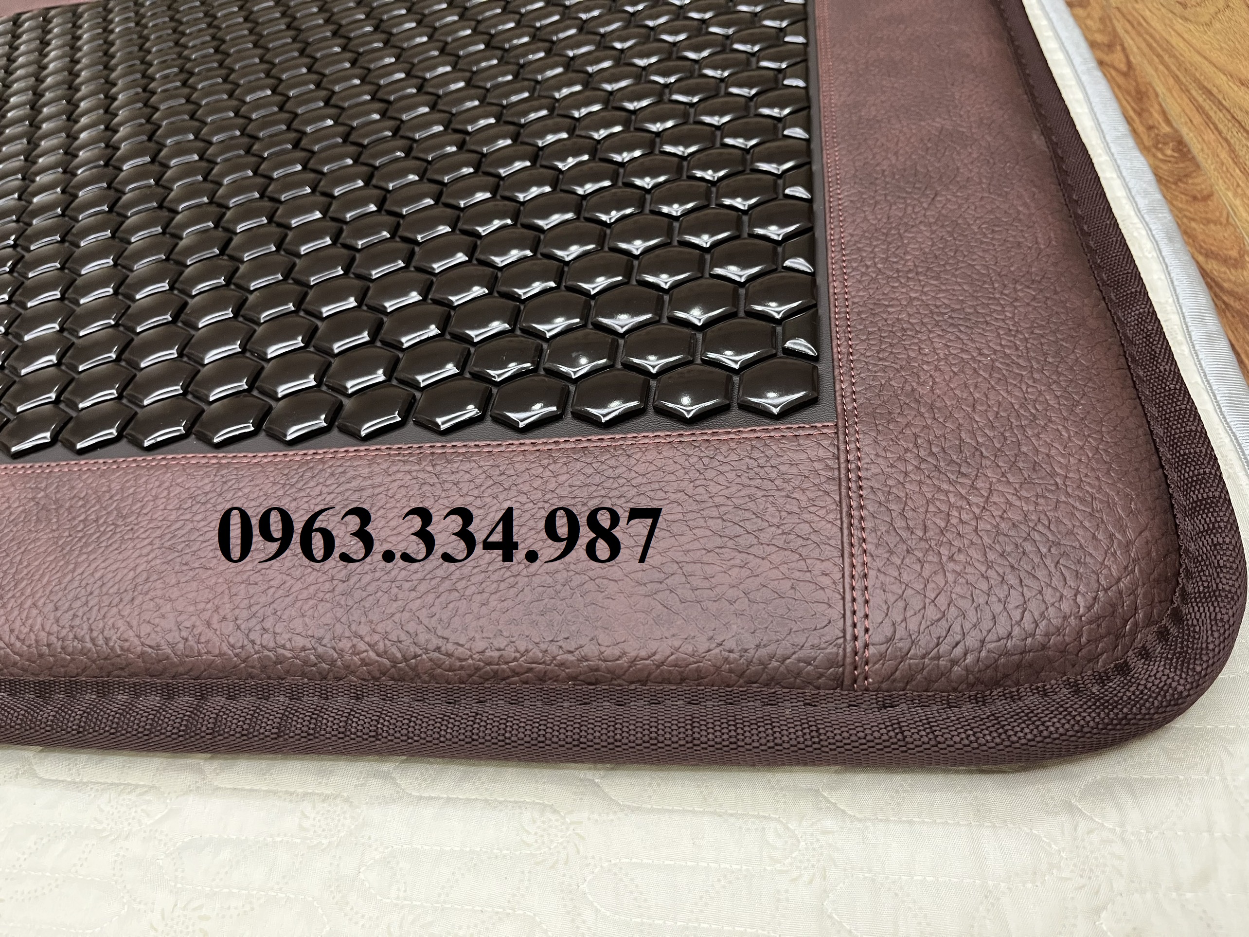 Thảm đá nhiệt nóng Fanocare KT 80x190x3.5cm C2500D lục giác đen