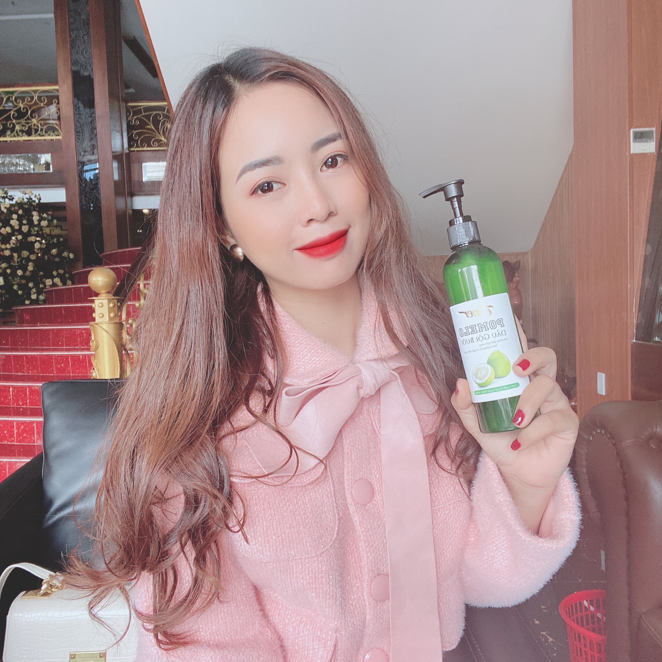 Dầu Gội Bưởi Pomelo EMER giúp giảm rụng, kích thích mọc tóc, phục hồi hư tổn 300ml