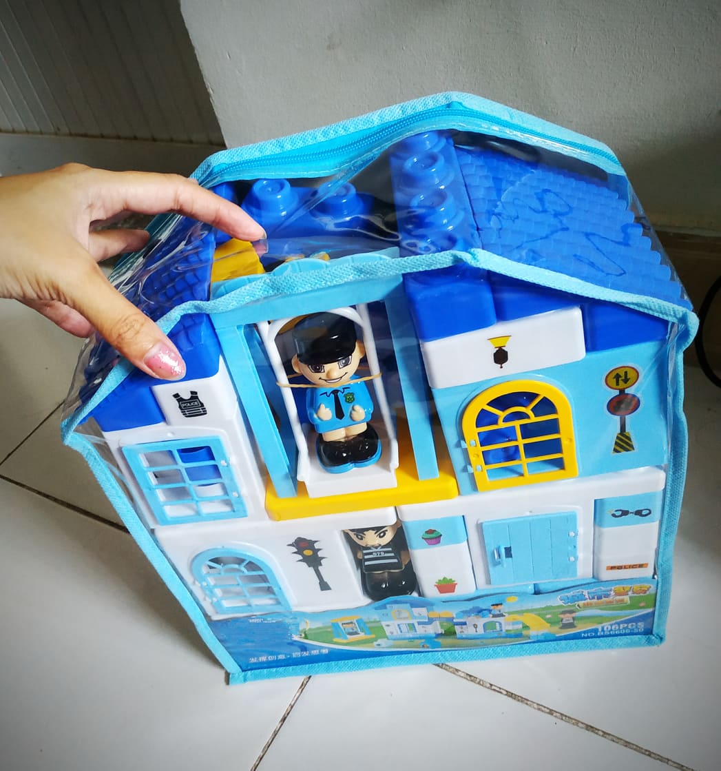 Bộ đồ chơi xếp hình khối, lắp ráp khối Sân chơi trụ sở cảnh sát và tù nhân có cầu trượt, xích đu lắp ghép nhiều kiểu size lớn
