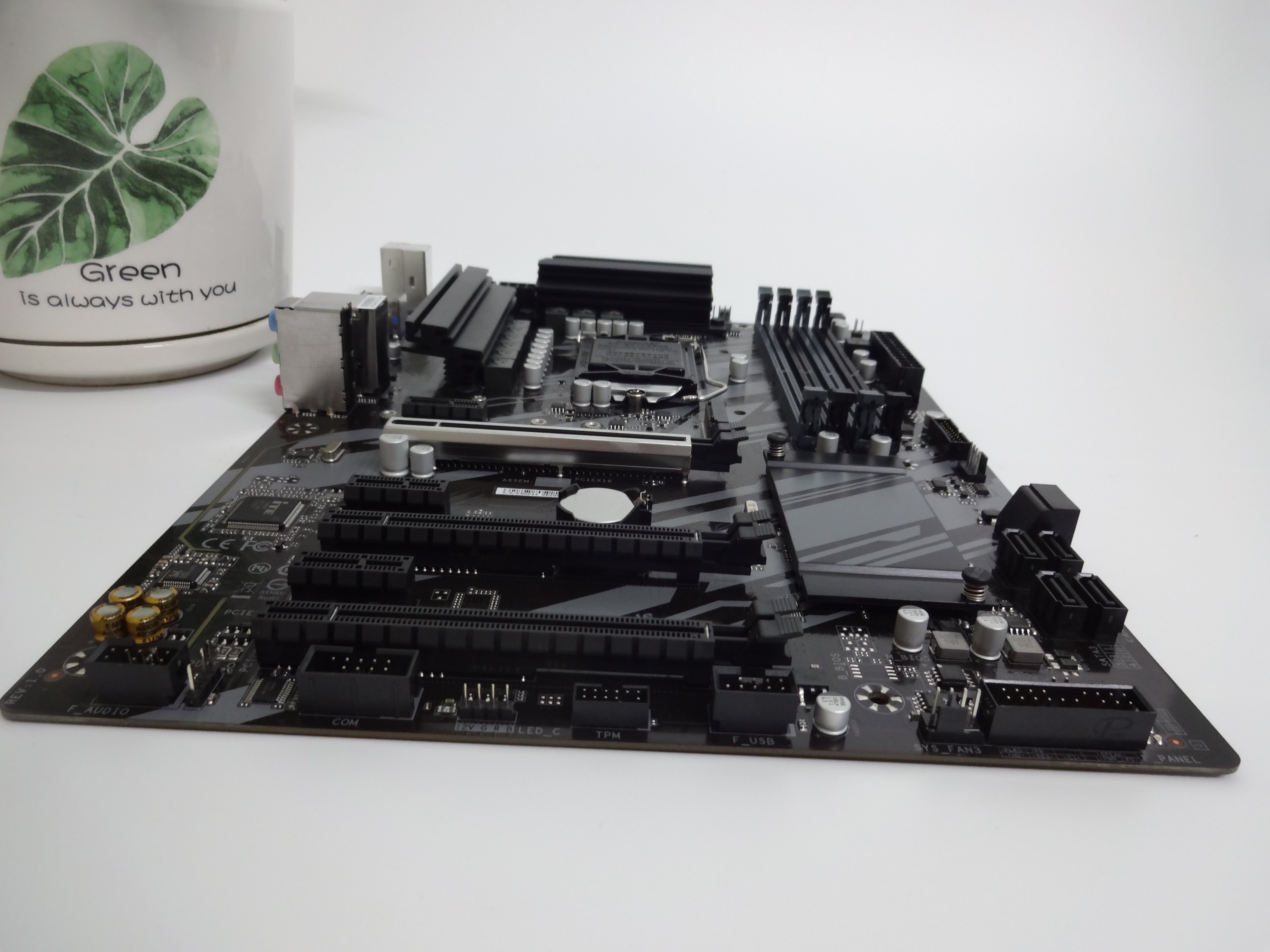 Mainboard GIGABYTE Z390 UD (Intel Z390, Socket 1151, ATX, 4 khe RAM DDR4)- Hàng chính hãng