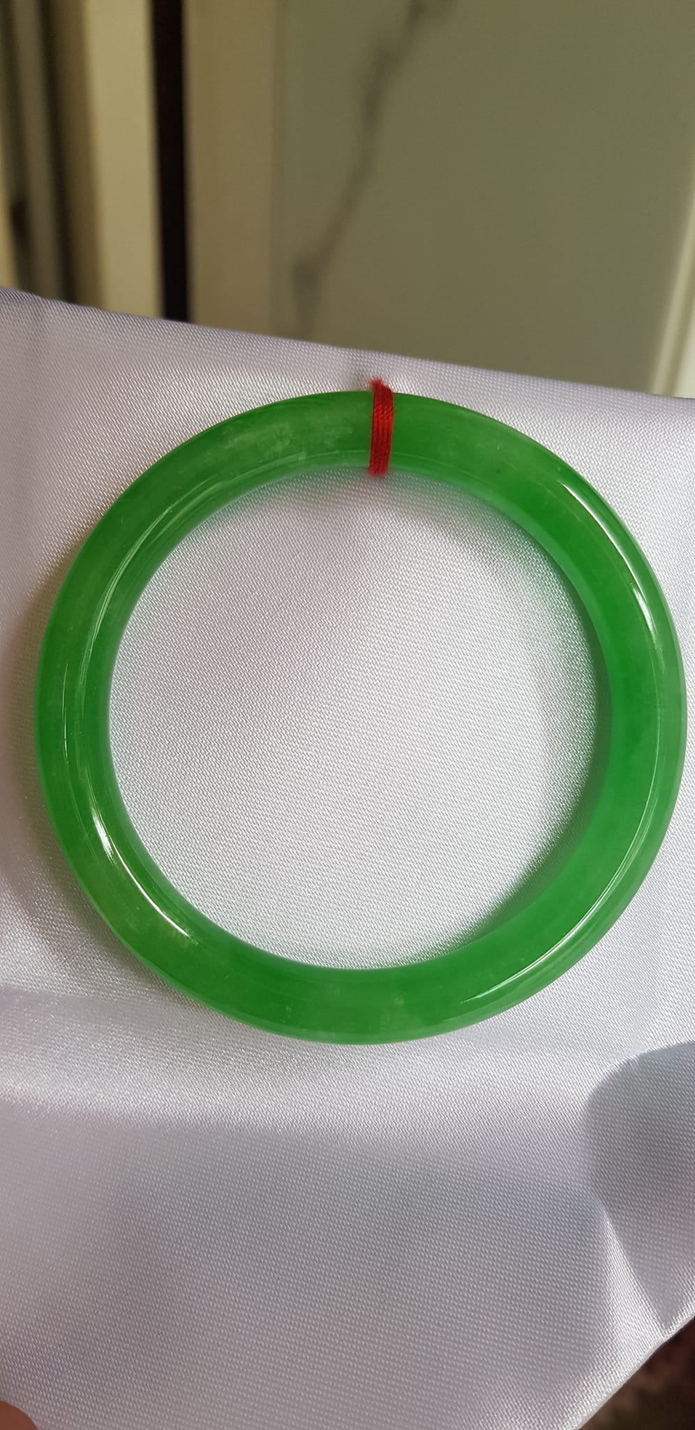 Vòng tay đá cẩm thạch tự nhiên Ngọc Đậu Lý A 54mm x cọng 8mm Màu Xanh Lý Đậu nhẹ tươi bóng mượt đẹp Nữ 53kg - 60kg đeo mệnh Mộc mệnh Hỏa mệnh Thủy ạ