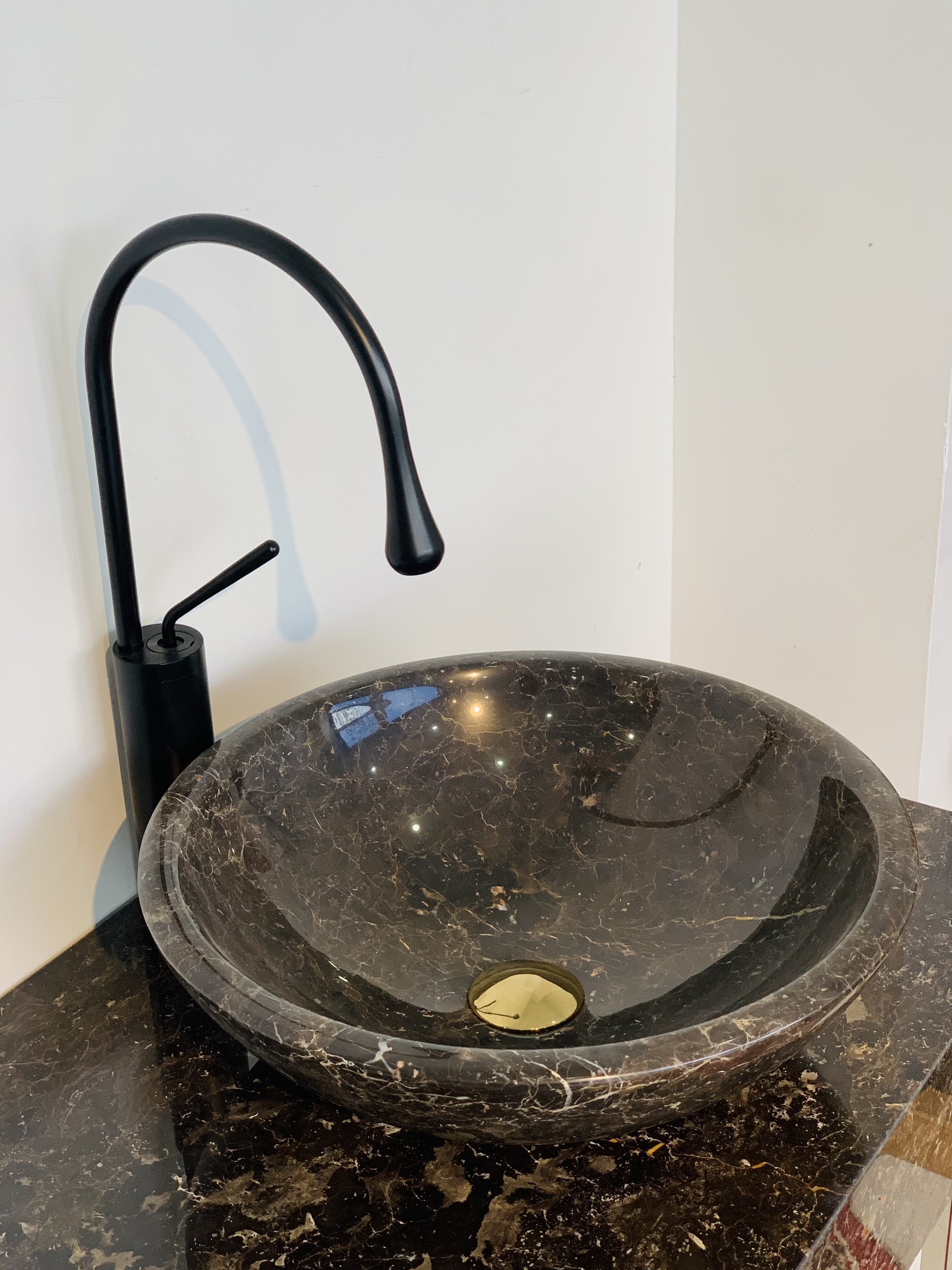 CHẬU LAVABO ĐÁ TỰ NHIÊN - TRÒN MỎNG MÀU NÂU Ý BST27