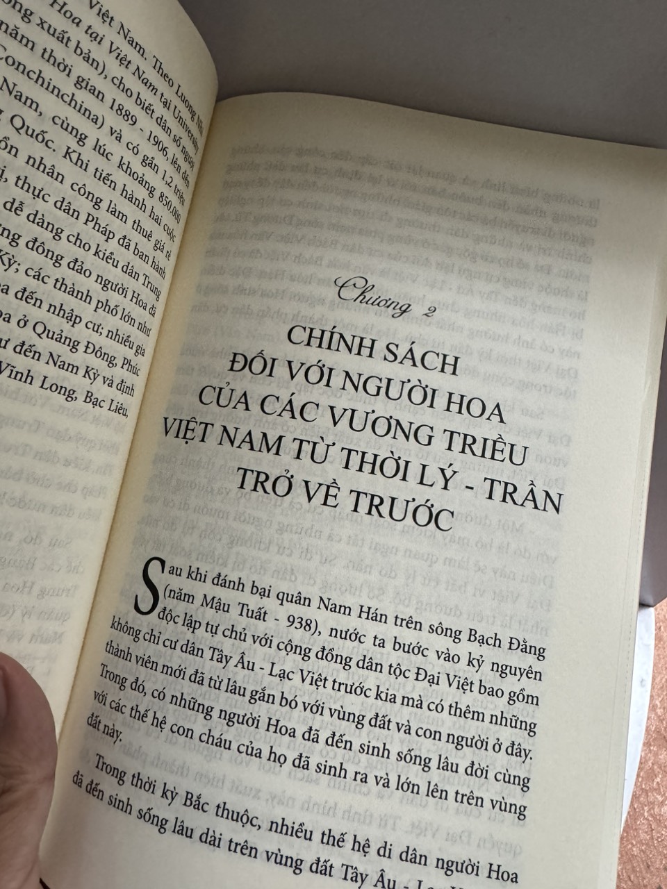 CHÍNH SÁCH CỦA CÁC VƯƠNG TRIỀU VIỆT NAM ĐỐI VỚI NGƯỜI HOA - Huỳnh Ngọc Đáng - Nhà xuất bản Tổng Hợp Thành Phố Hồ Chí Minh.