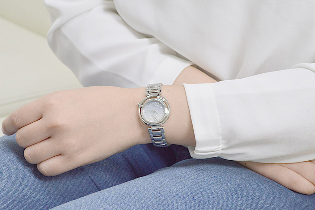 Đồng hồ đeo tay Citizen EM0327-50D