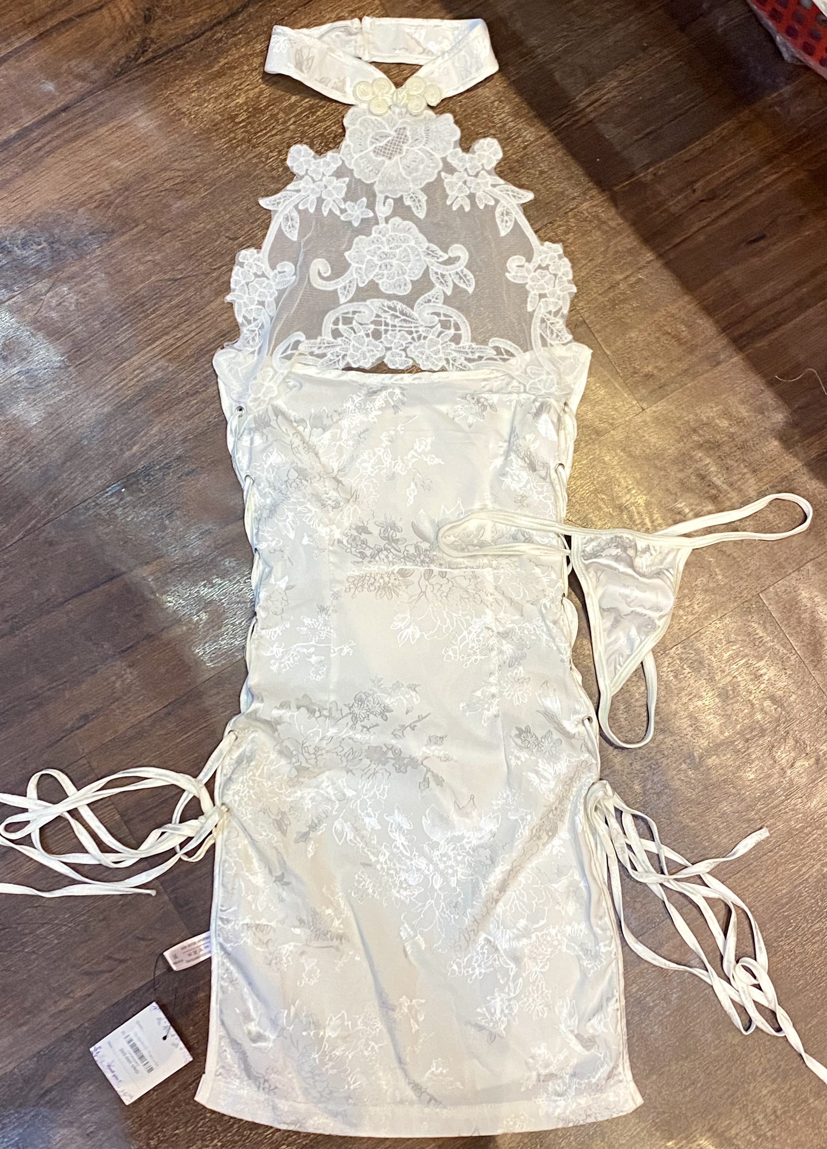 Đồ ngủ Cosplay D127 sườn xám lụa khoét ngực cột dây bên eo sexy