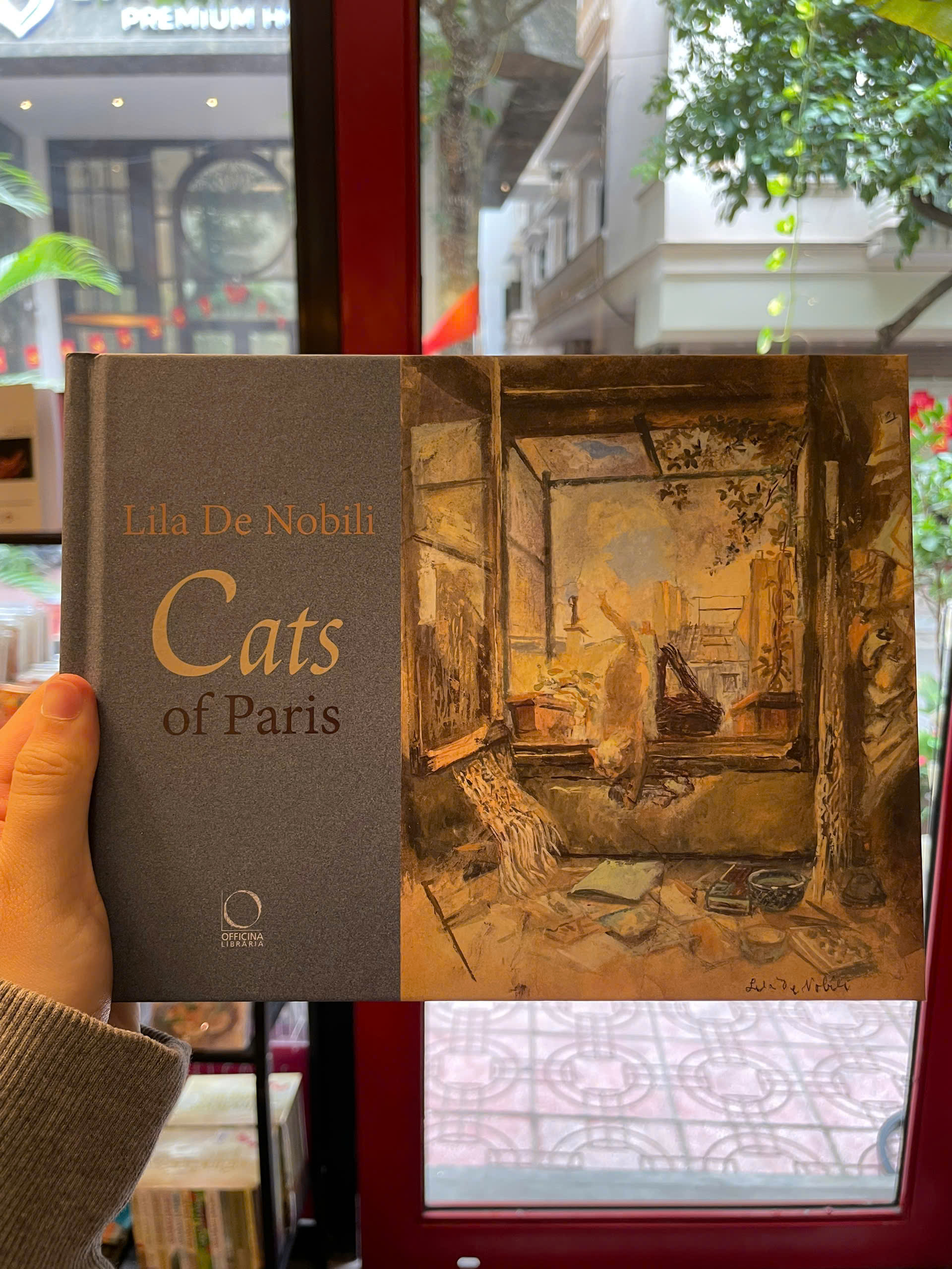 Sách - Cats of Paris by Lila De Nobili - Cats/Animals/Art book in English - Ngoại Văn - Bìa Cứng
