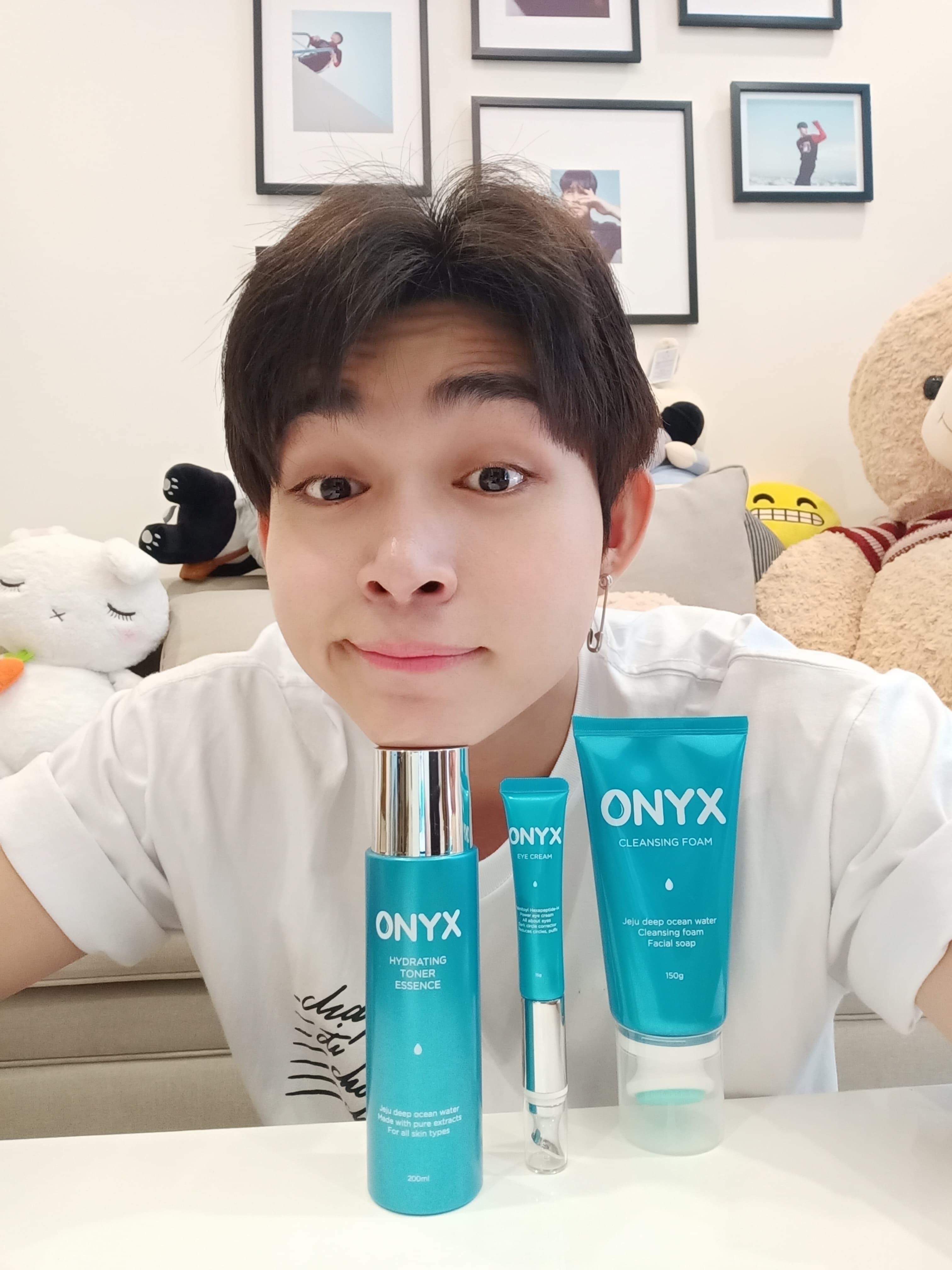 Sữa Rửa Mặt ONYX Làm Sạch Sâu Lỗ Chân Lông, Dưỡng Ầm, Sáng Da, Ngừa Mụn CLEANSING FOAM ONYX 150g