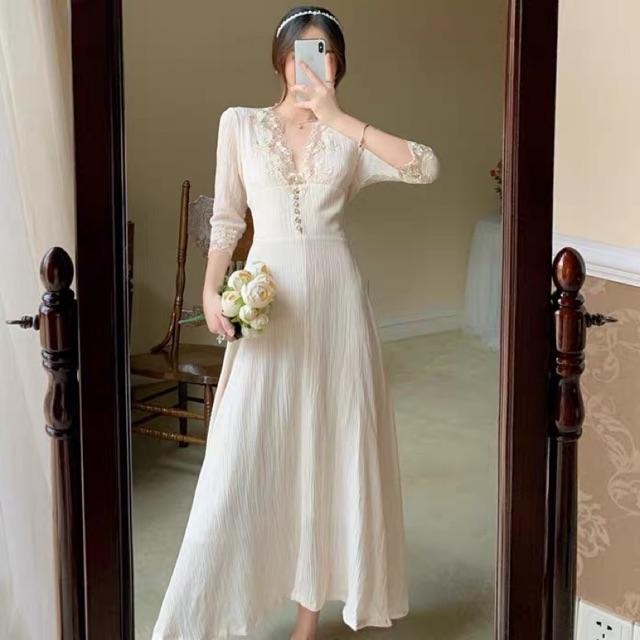 Đầm tiểu thư cổ điển