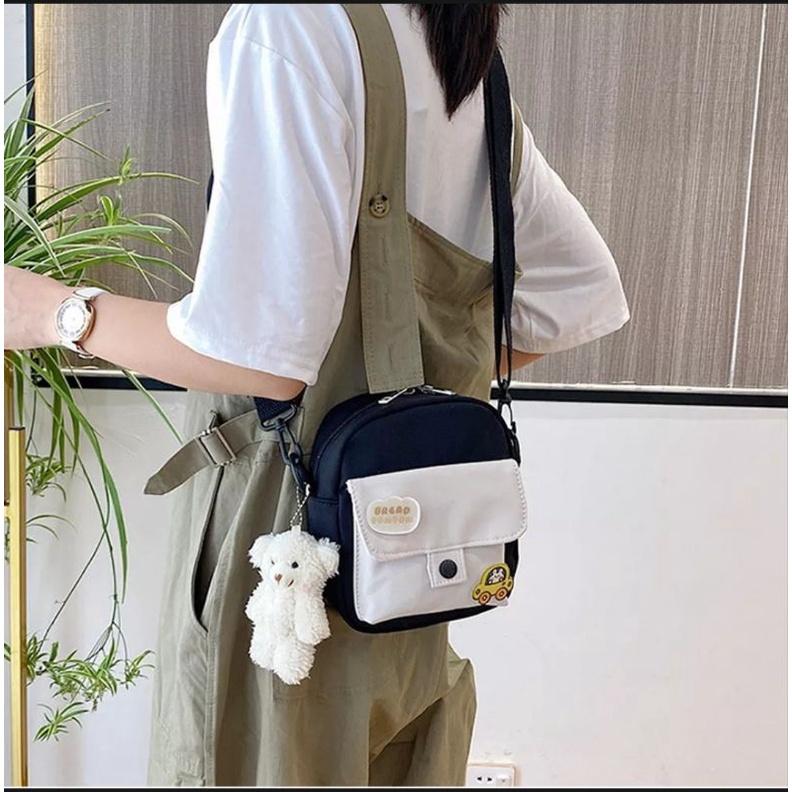 Túi đeo chéo mini hộp phối màu thời trang dành cho nữ kèm gấu + sticker như hình TA082