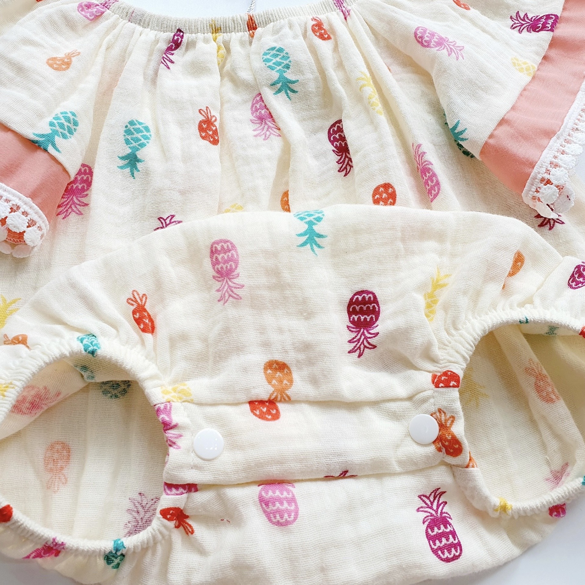 Body Cánh Én Hoạ Tiết Quả Dứa Chất XÔ MUSLIN Mềm Mát Cho Bé Gái 3 Đến 12kg