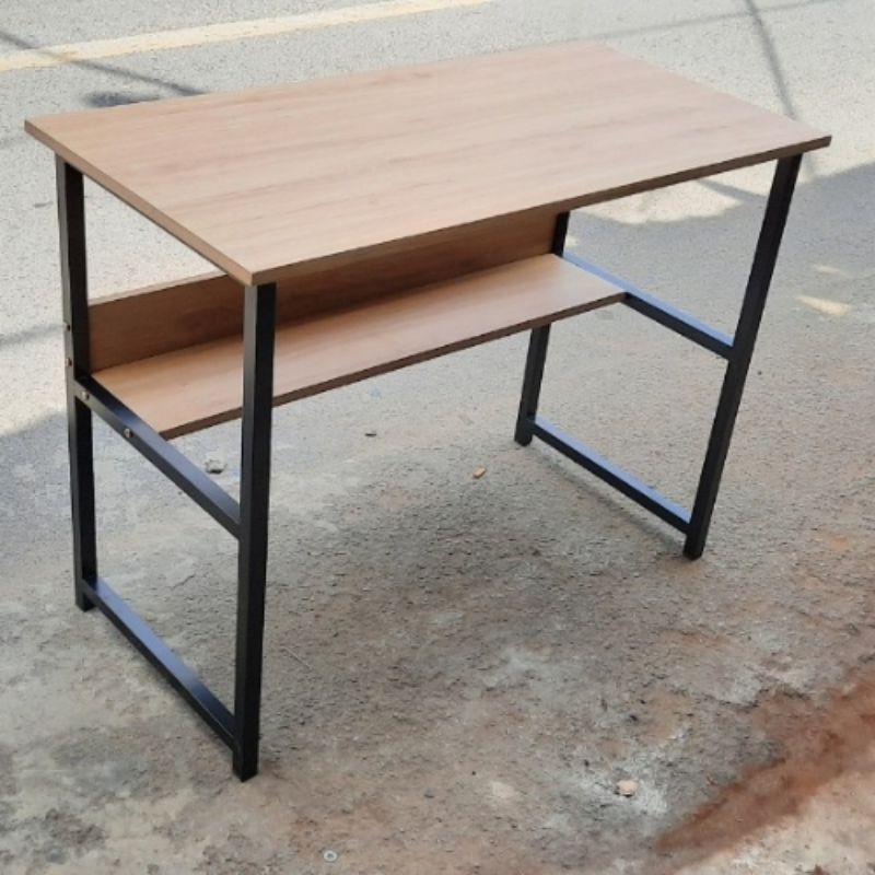 Bàn làm việc, bàn có kệ lửng BKL01T