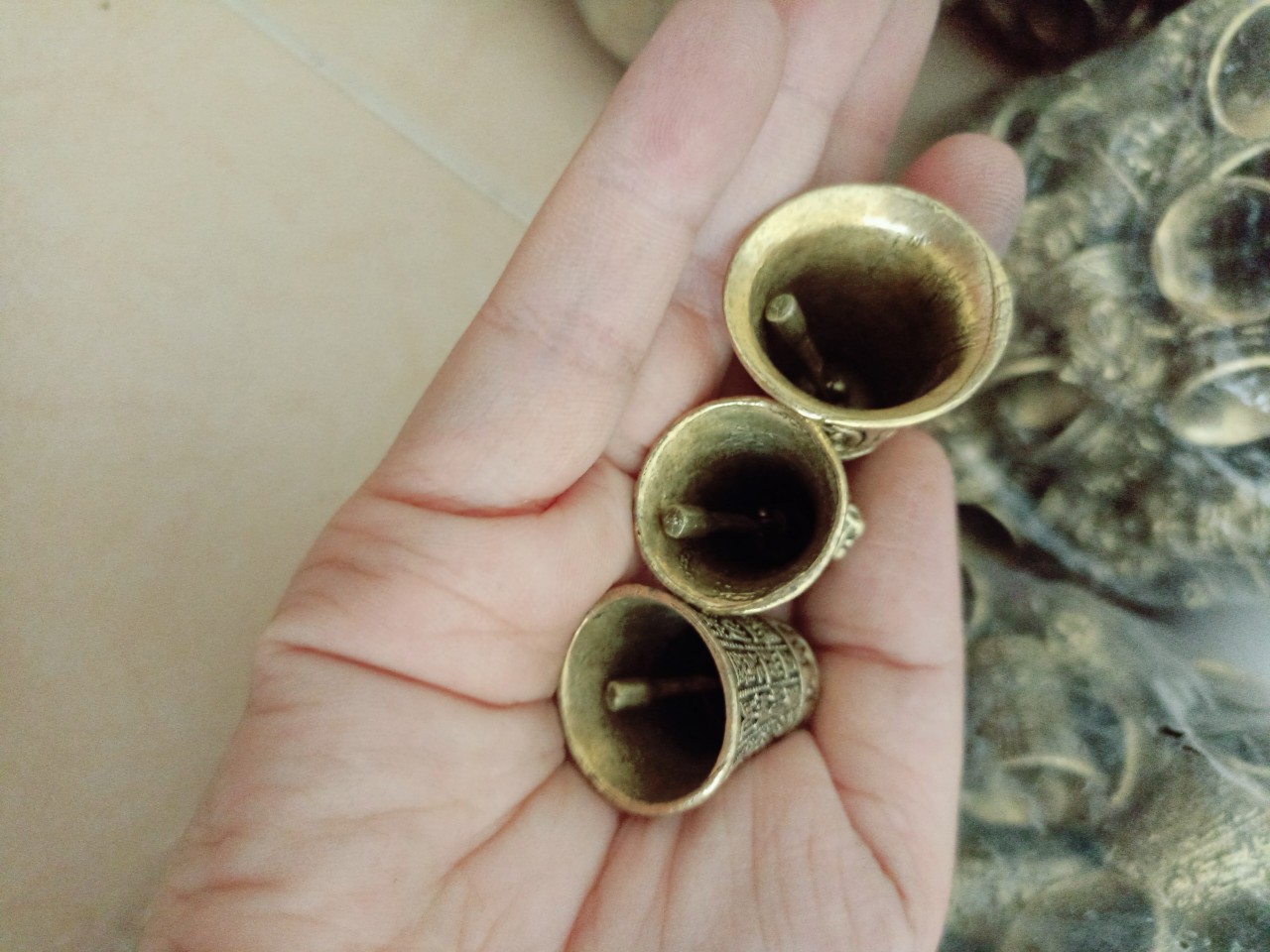 Chuông phong thủy chuông treo trang trí móc khóa cặp sách chuông kinh phật chuông sư tử chuông chữ may mắn