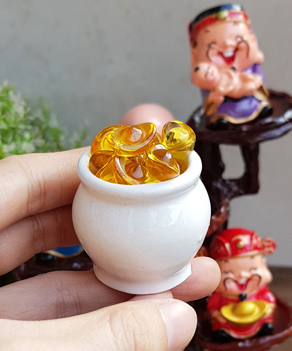 Bộ 4 chú tiểu Tứ Không giả đá kèm chum vàng dạng thỏi