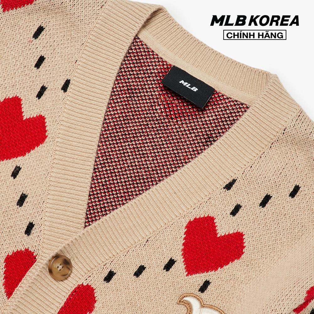 MLB - Áo khoác cardigan cổ V Heart All Over 3AKCH0224-43BGS