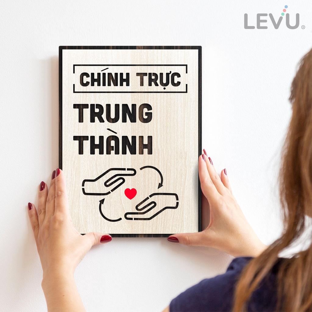 Tranh treo tường LEVU LV040 "chính trực - trung thành"