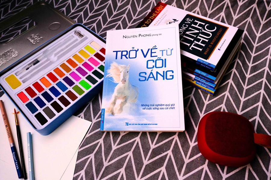 Trở Về Từ Cõi Sáng - Hàng Chính Hãng