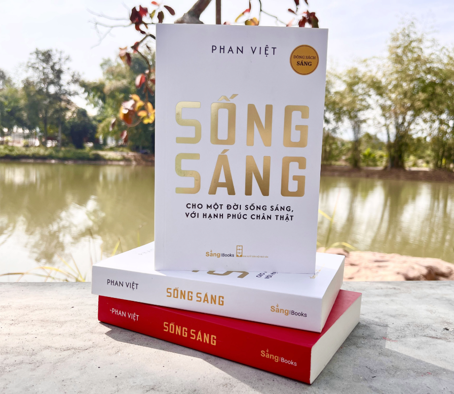 Sách - Combo 2 cuốn Sống Sáng (Bìa trắng) + Về Nhà (Bản 2024) - Sáng Books