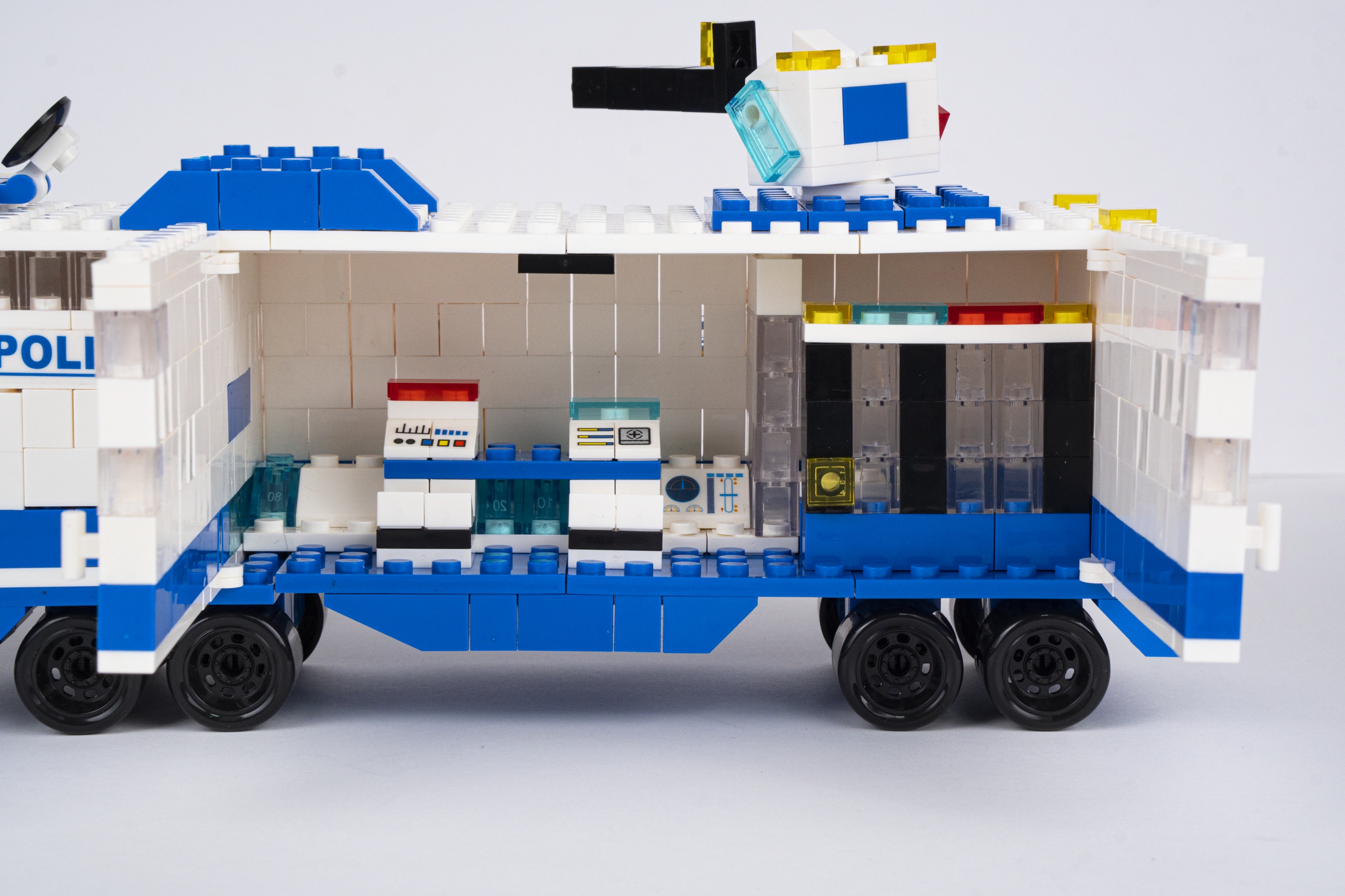 Đồ chơi lắp ráp Xe cảnh sát 6 trong 1 – Police Car - Toys &amp; Joys