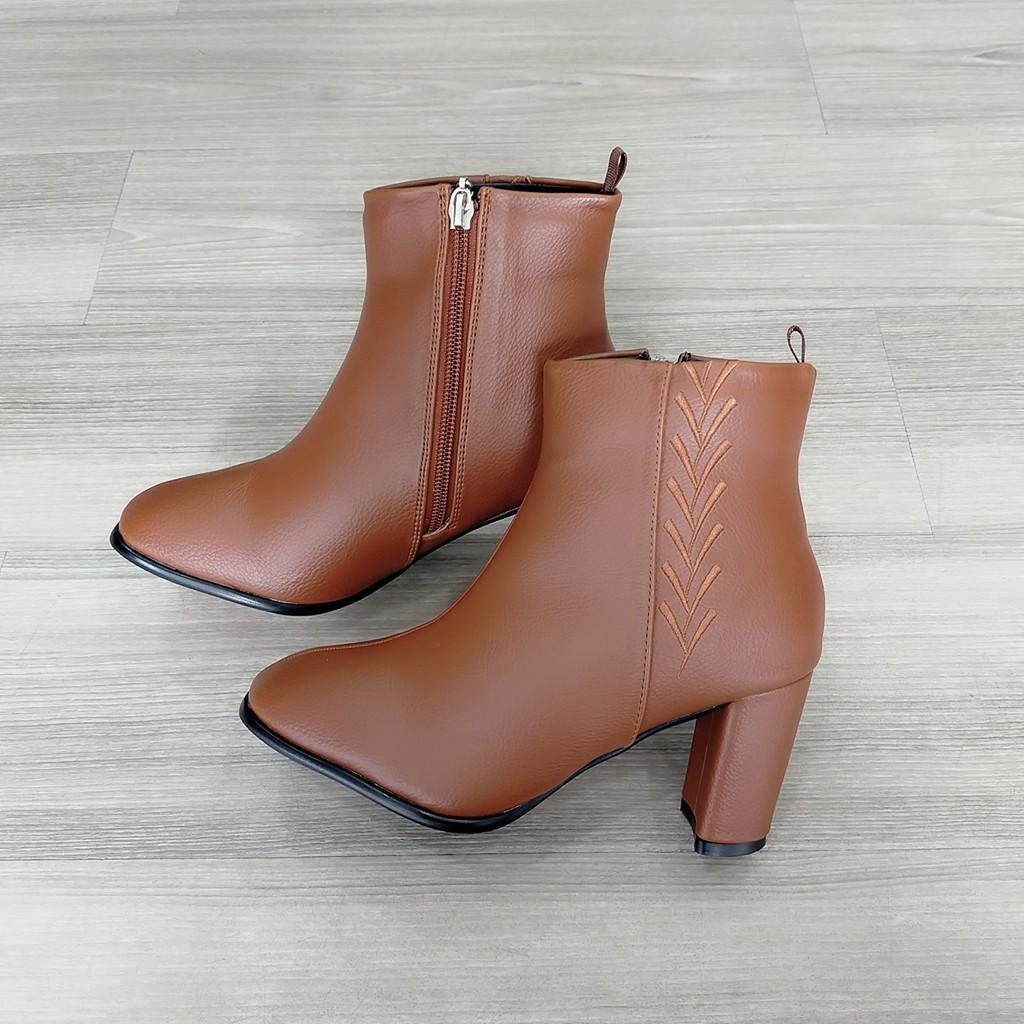 Boots thời trang nữ cổ cao, da lì cao cấp ROSATA RO307 6.5p gót trụ - đen, nâu - HÀNG VIỆT NAM - BKSTORE