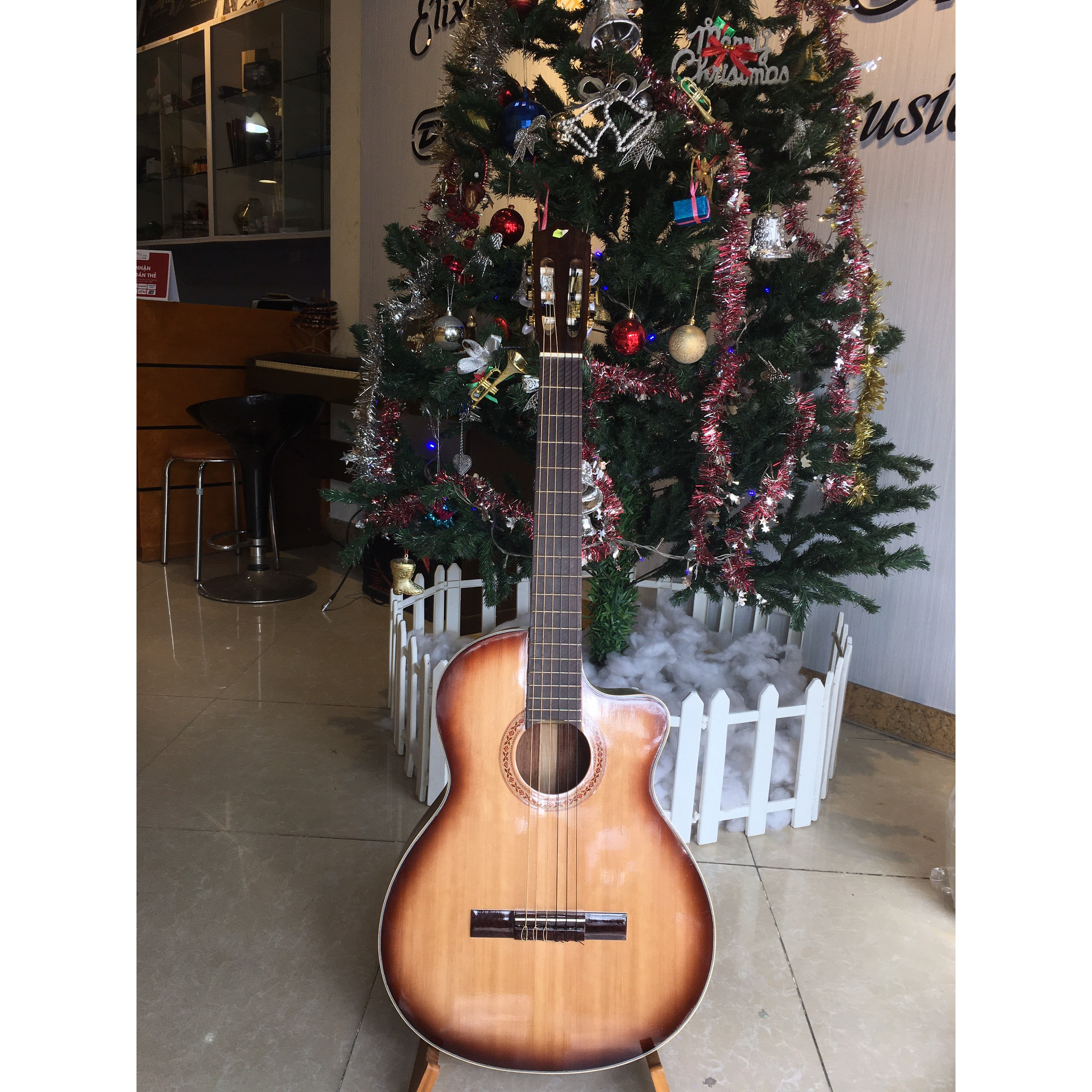 Guitar Classic SCG03C Dáng Khuyết - Kèm Phụ Kiện
