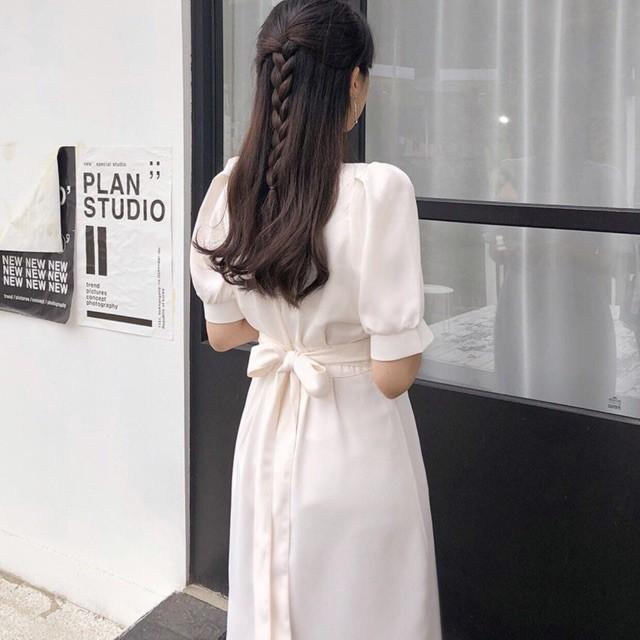 Đầm Suông Dài Trắng Cột Nơ Sau
