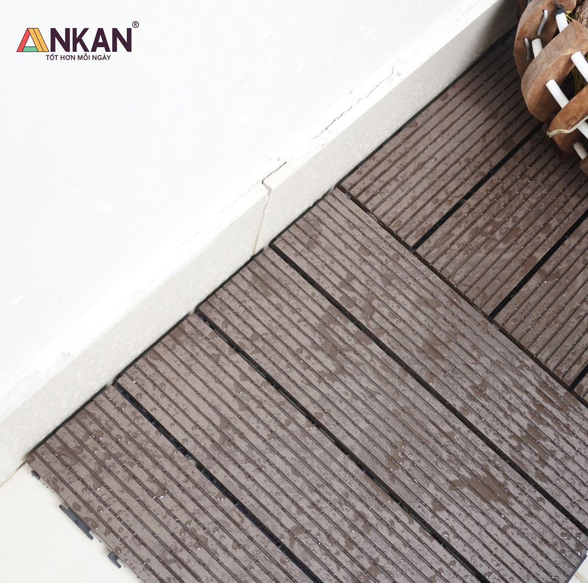 Sàn Vỉ Gỗ Nhựa Composite Cao Cấp, Lót Sàn Ban Công Nhà Tắm, Vỉ Dày Chắc Chắn Có Vít Ốc Dưới Nan, Màu Nâu Mới, Dễ Dàng Lắp Đặt