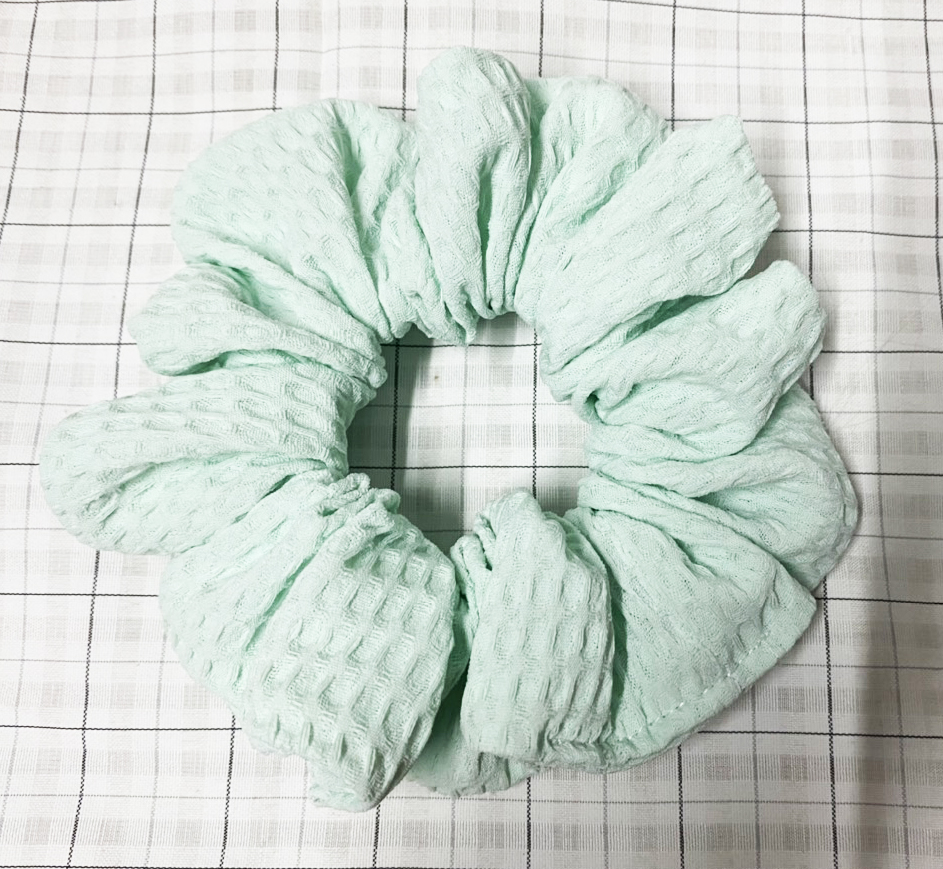 Cột tóc scrunchies vải dày màu xanh ô kẻ