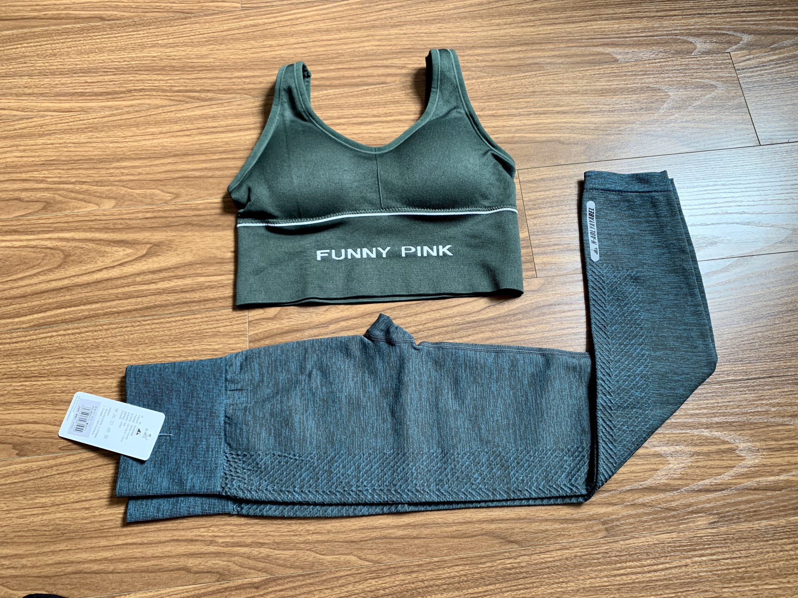 Quần Dài Legging Tập Thể Thao Nữ Và Áo Sport Bra Cao Cấp