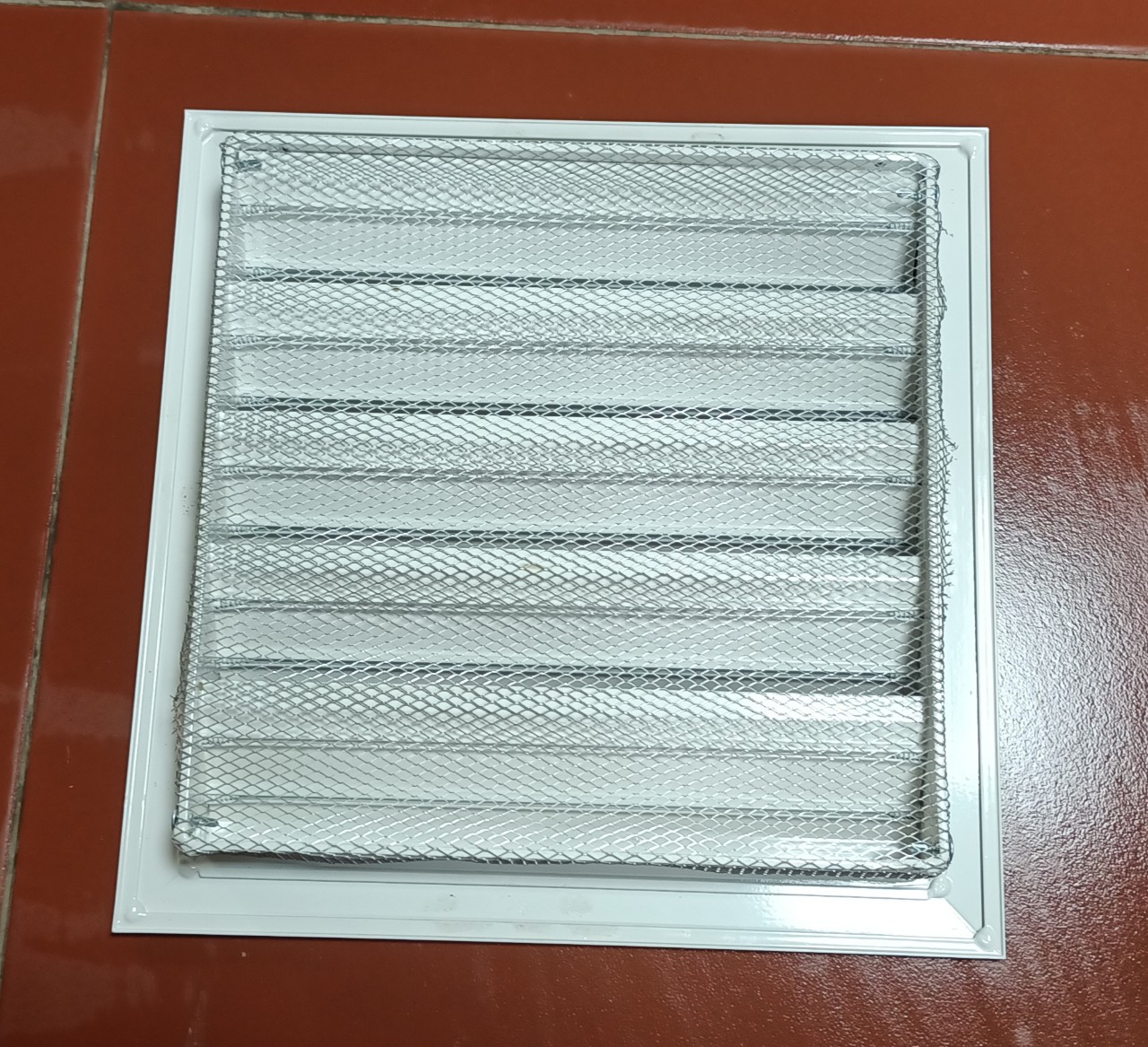Miệng gió nan Z louver 450x450 kèm lưới chắn côn trùng lắp lỗ thông gió