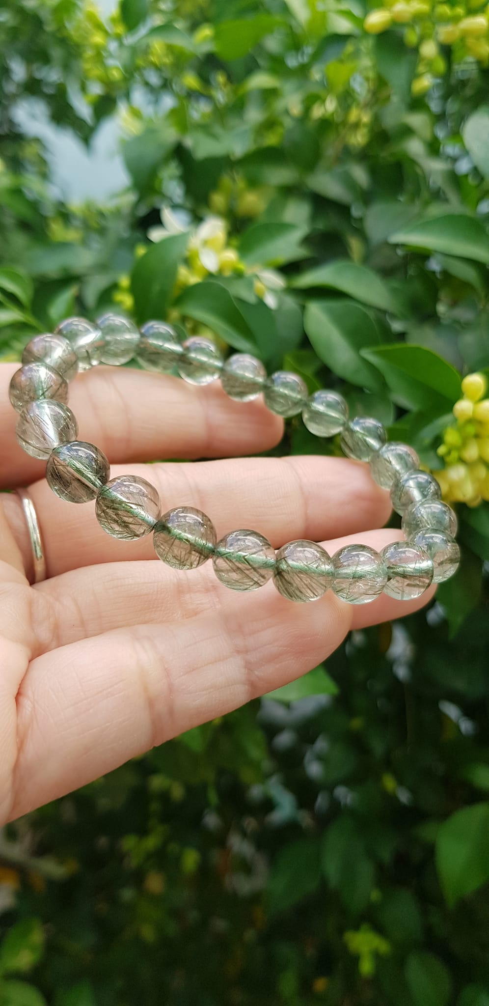 Vòng thạch anh tóc xanh tự nhiên trong bóng nhuyễn mượt đẹp Size vòng 8mm Nữ mệnh Thủy Mộc hỏa đeo ạ
