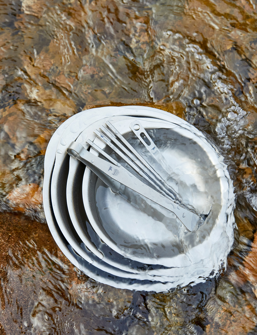 Đĩa ăn có tay cầm titanium KEITH Ti5392 / Ti5395