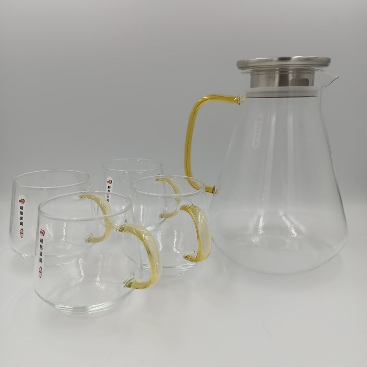 Bình Thủy Tinh Chịu Nhiệt Cao Cấp 1,8 L Tặng Kèm 4 Cốc Sang Trọng Tinh Tế.