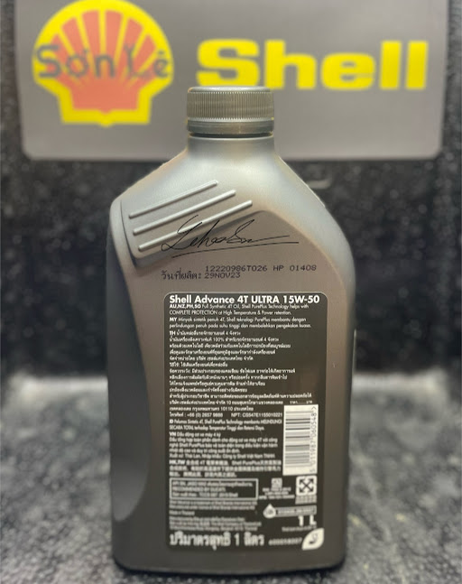 Shell ultra 15w-50. Bản cao cấp được Ducati khuyên dùng.