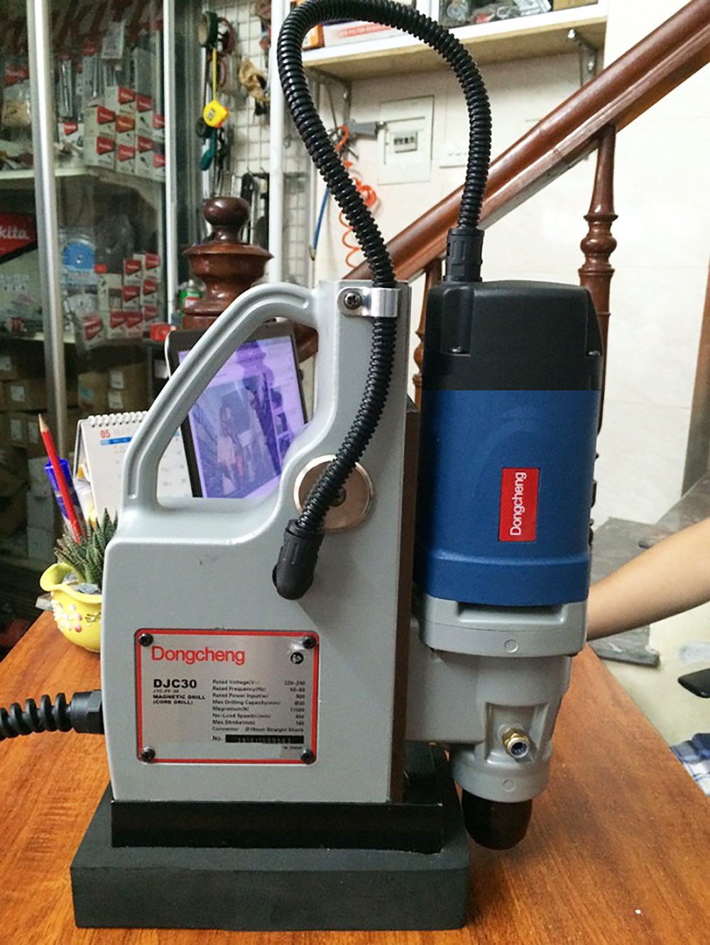 Máy khoan từ Dongcheng DJC30